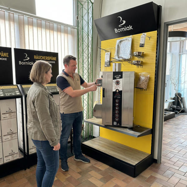 Beratungsgespräch im Werksverkauf